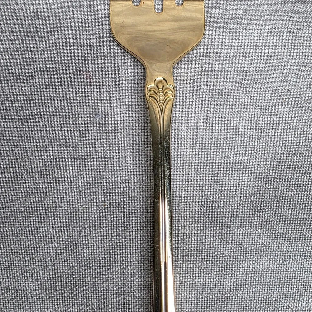 (X12) International Silver INS398 Gold Electroplate 6 5/8